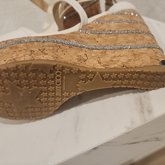 Elegant White Platform Sandals - Picture 7 of 8